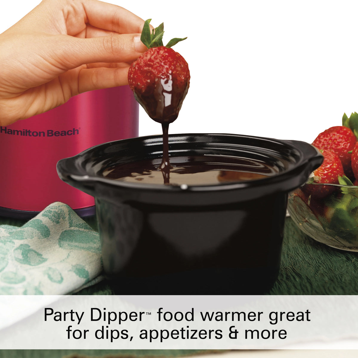 Programmable Slow Cooker with Party Dipper, 7 Quart, Red X2000
