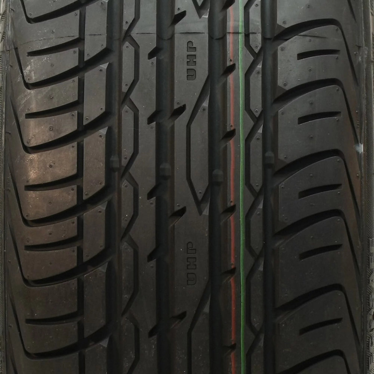 285/45ZR22 114W XL Passenger Tire V3530