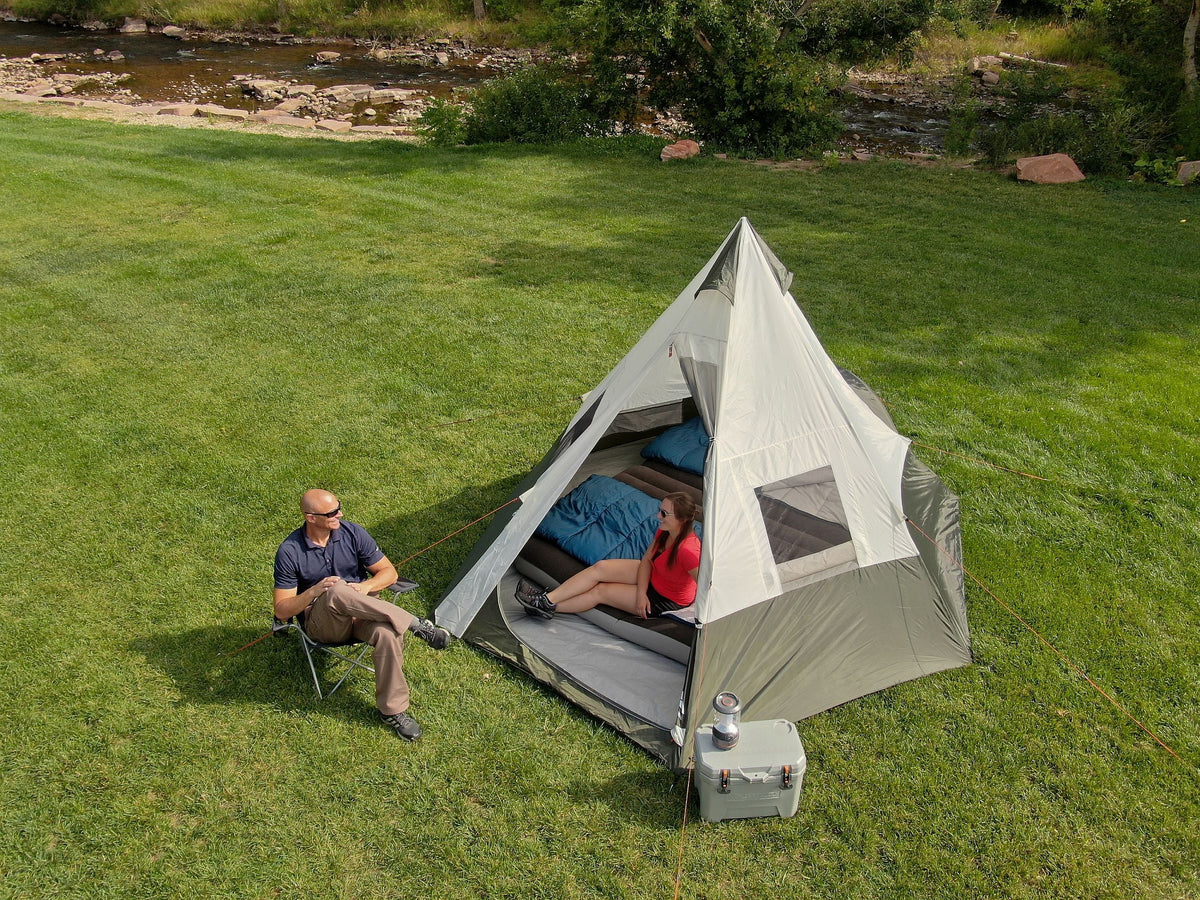 7-Person 1-Room Teepee Tent with Vented Rear Window, Green L960609
