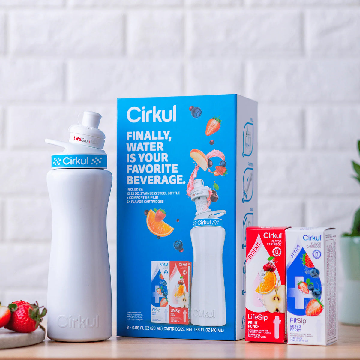 22 oz White Stainless Steel Water Bottle Starter Kit with Blue Lid and 2 Flavor Cartridges L1204