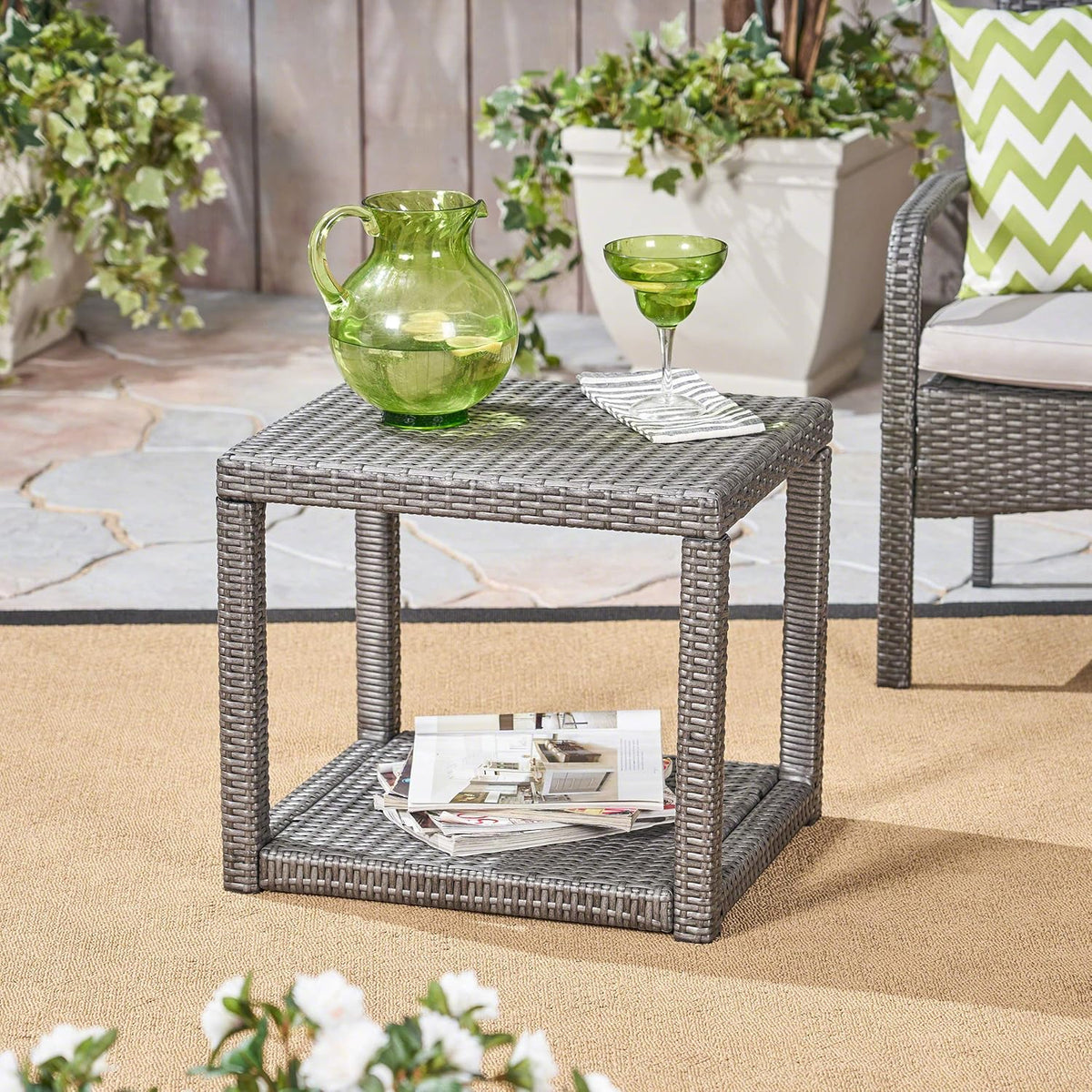 Grey Outdoor Wicker Accent Table Y989