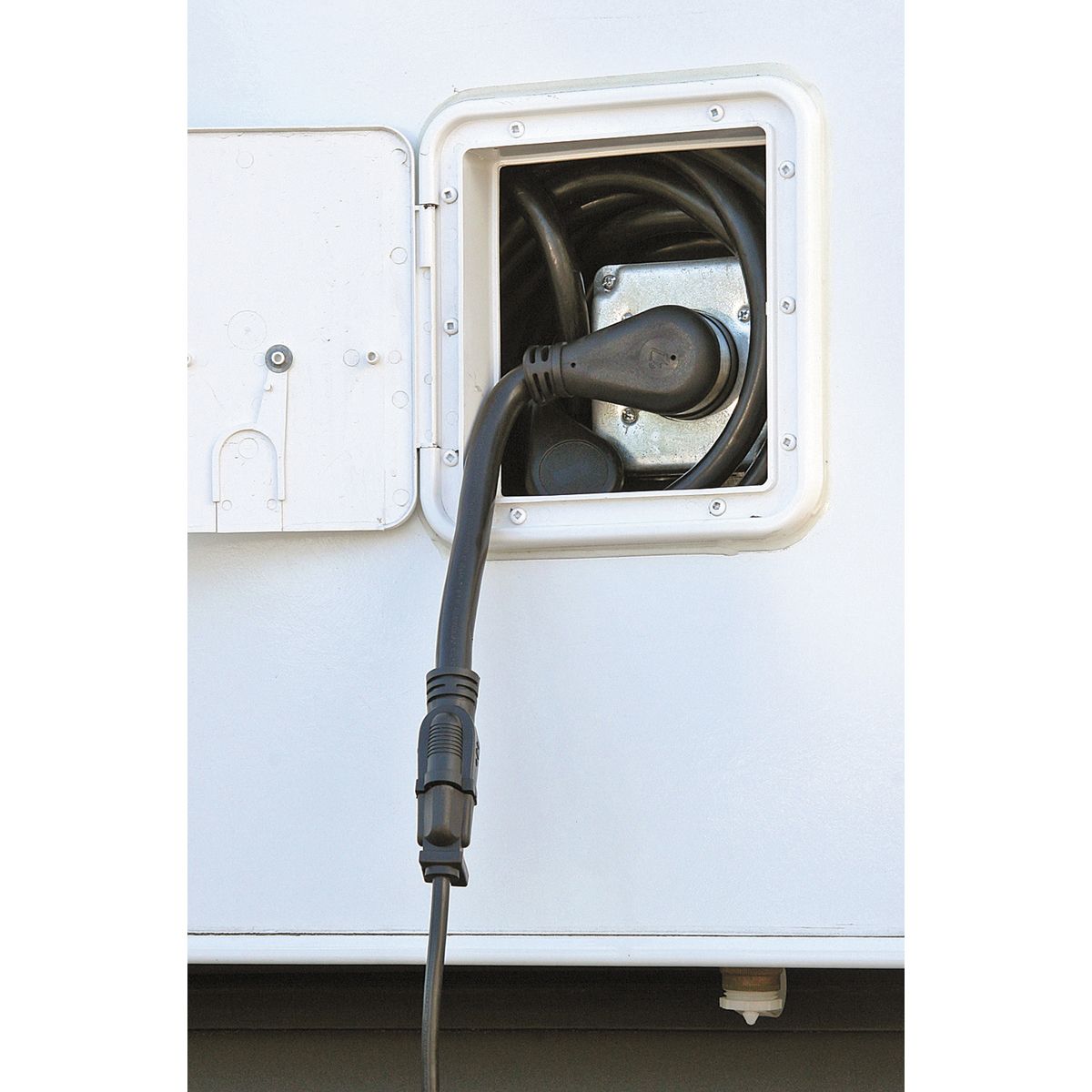 30 Amp Male to 15 Amp Female RV Power Adapter N253928