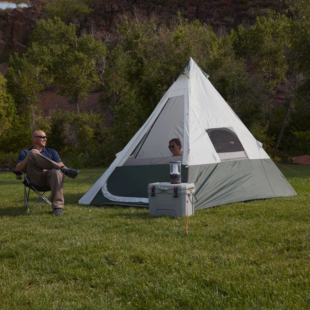 7-Person 1-Room Teepee Tent with Vented Rear Window, Green L960609