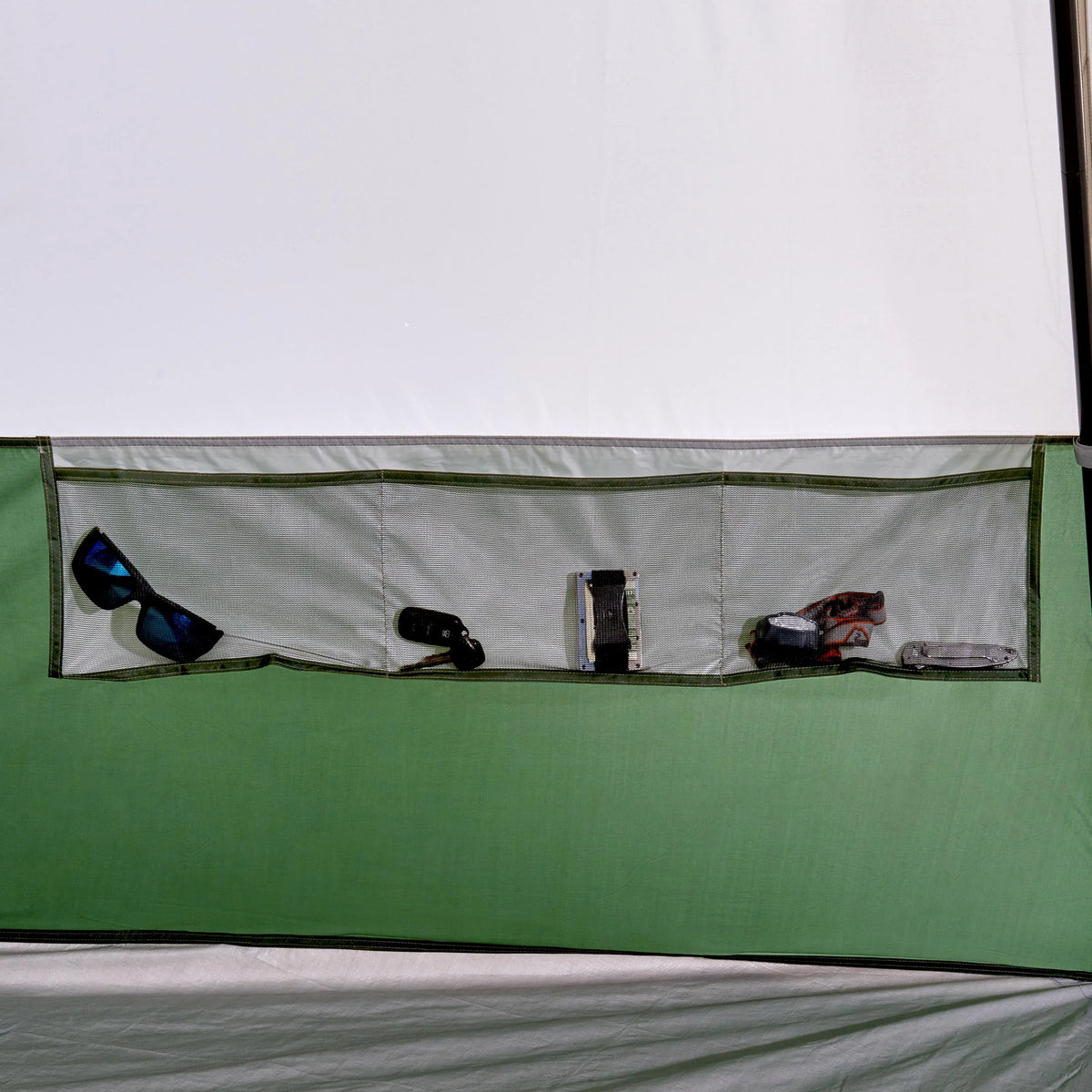 7-Person 1-Room Teepee Tent with Vented Rear Window, Green L960609